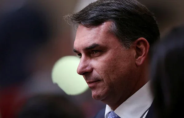 Brazil presidential hopeful denies wrongdoing in banker ties