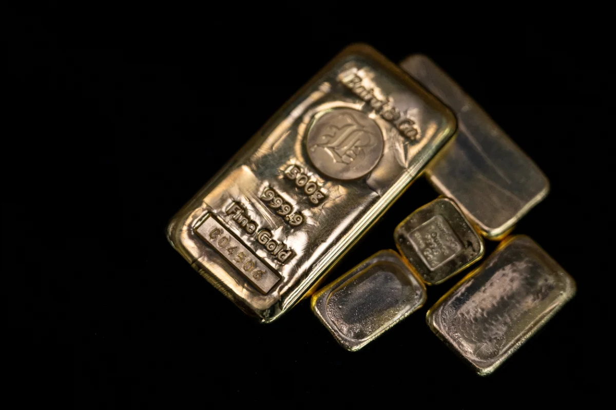 Ex-CIA official arrested with $40 million in gold at home