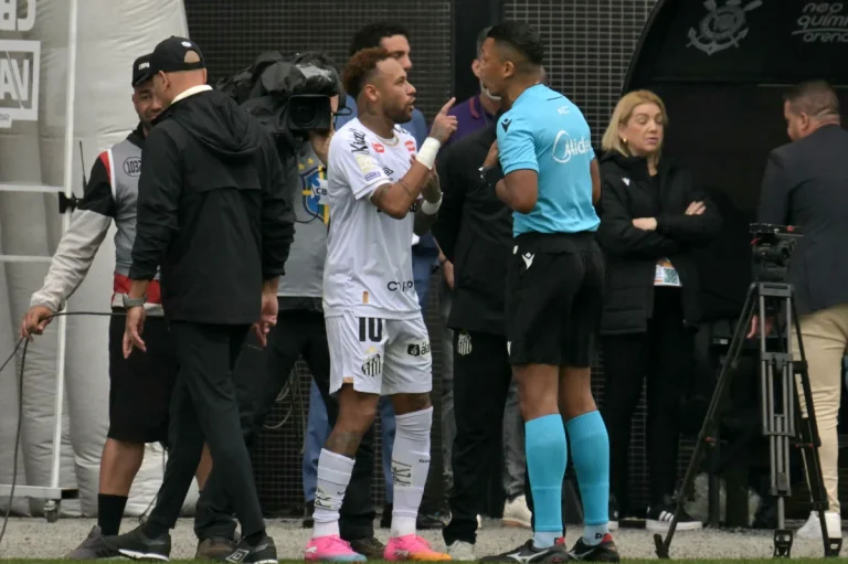 Did Santos’ substitution disaster cost Neymar his final World Cup chance?