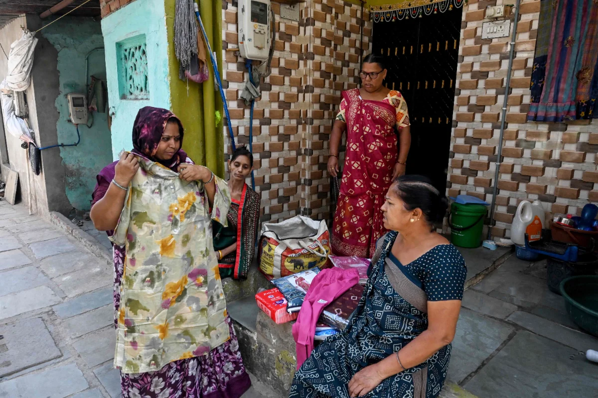 INDIA-CLIMATE-INSURANCE-025459 In India, heat-triggered insurance offers 'some relief'
