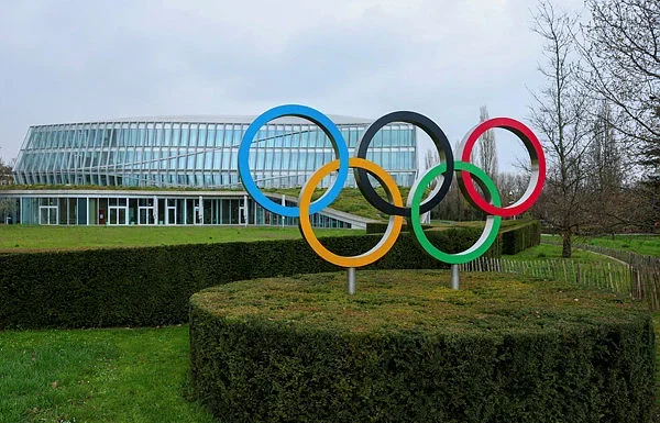 IOC lifts Olympic ban on Belarus, Russia remains suspended