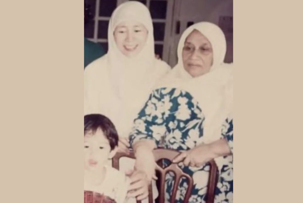If Real Madrid fail to beat Barcelona, the Catalans will be crowned Spanish champions for a second consecutive season. (2) Anwar Ibrahim honours mothers with poetic tribute for Mother's Day