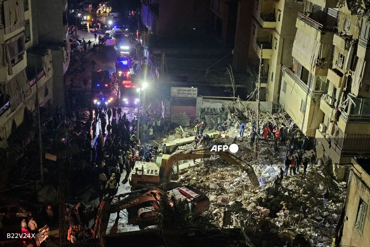 Israel airstrike kills 3 wounds 7 in southern Lebanon Israel airstrike kills 3, wounds 7 in southern Lebanon