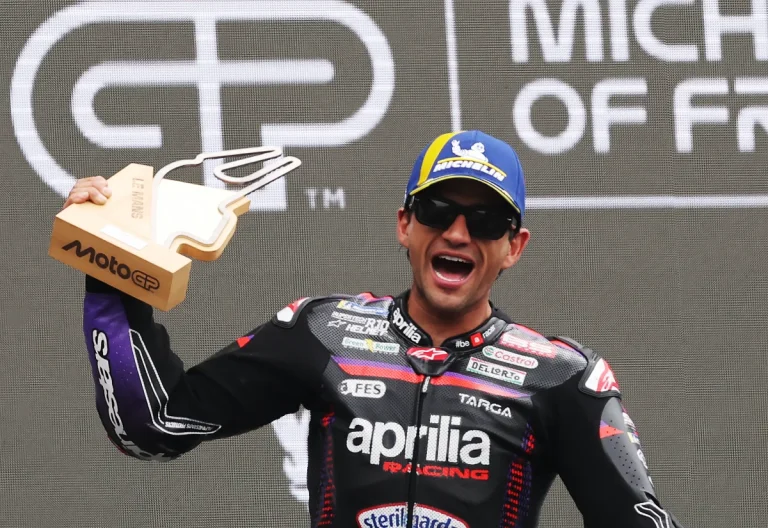 Martin edges out Bezzecchi for French MotoGP win