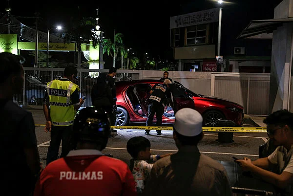 Woman stabbed in neck in Kota Setar, suspect at large