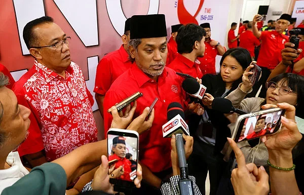 Don't pressure Azizulhasni to race in LA 28, says Khairy