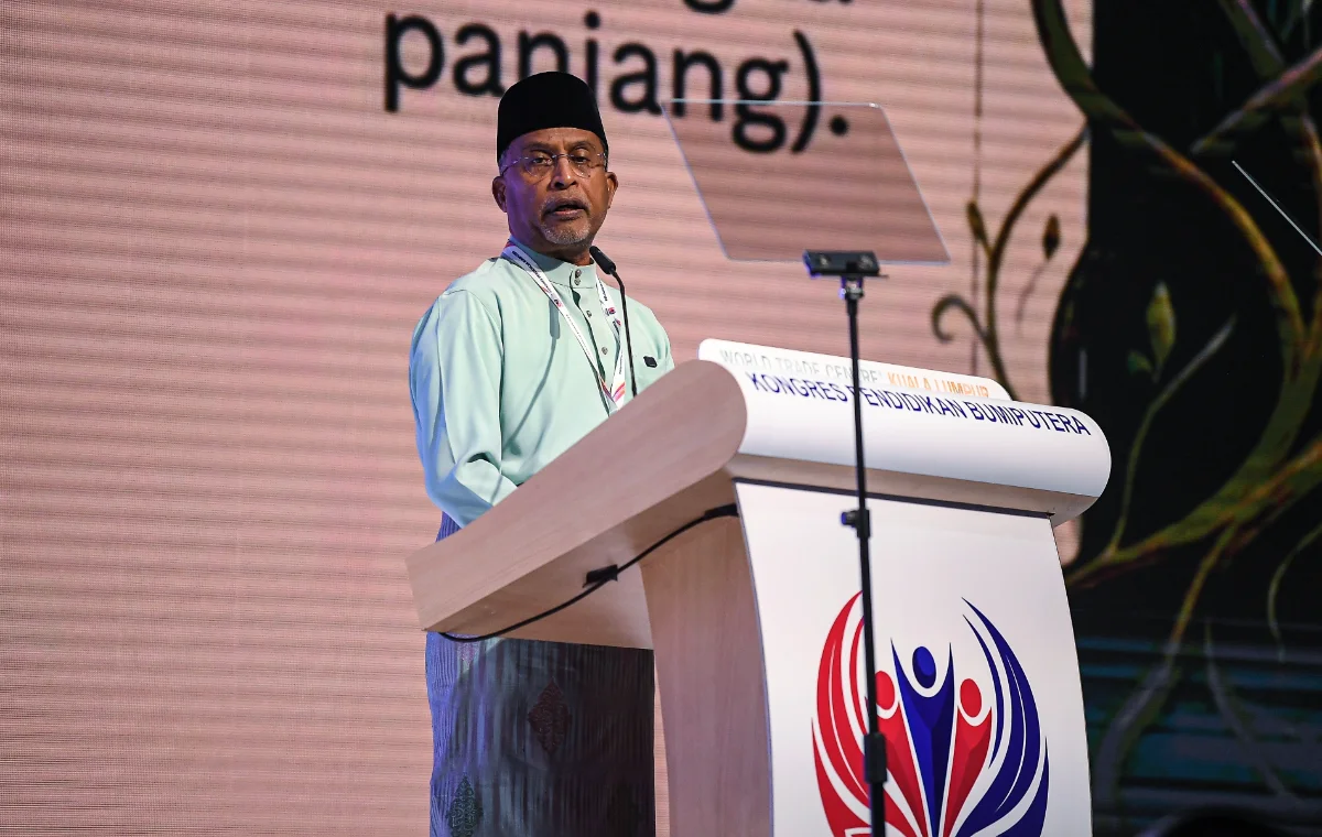 Umno must emerge as driving force in future politics