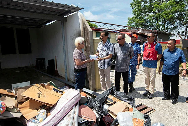 Jwp channels aid to labuan storm victims