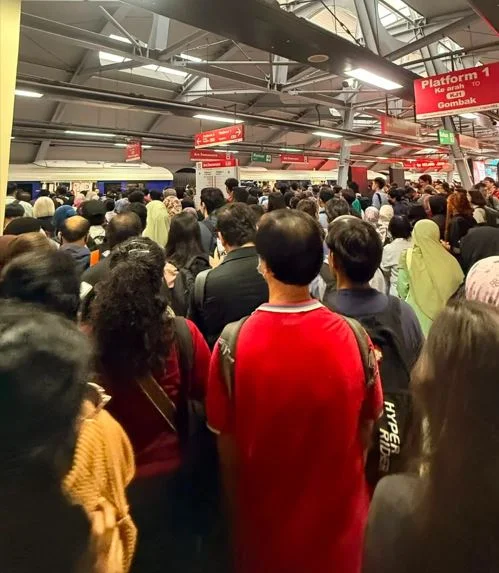 LRT Kelana Jaya commuters call for WFH after fresh breakdown