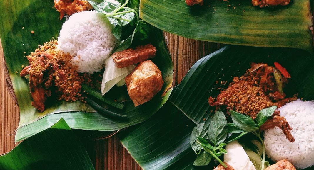 Why these often-confused spicy chicken dishes aren’t actually the same.