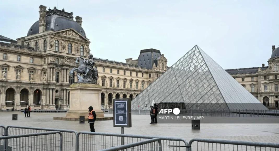Louvre heist to become film and documentary series