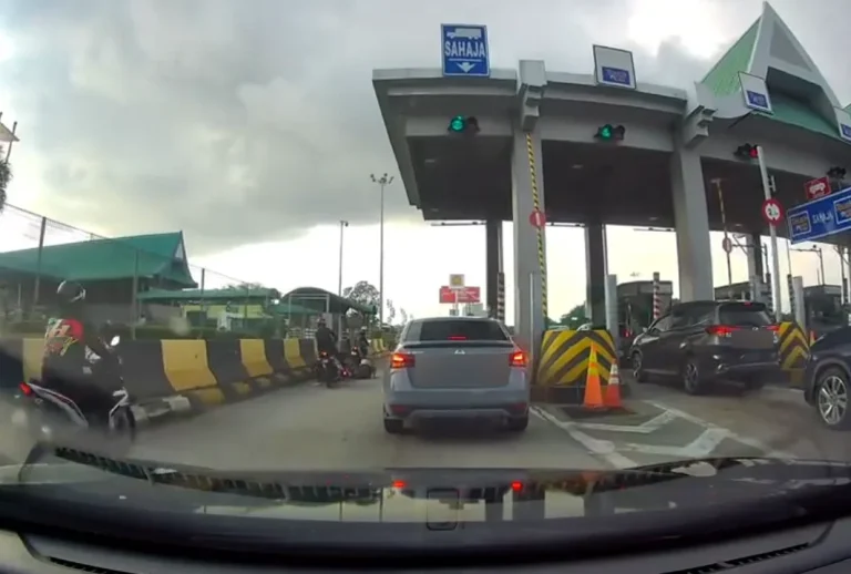 Motorcyclist falls off bike at Penang toll booth in alleged attempt to evade police