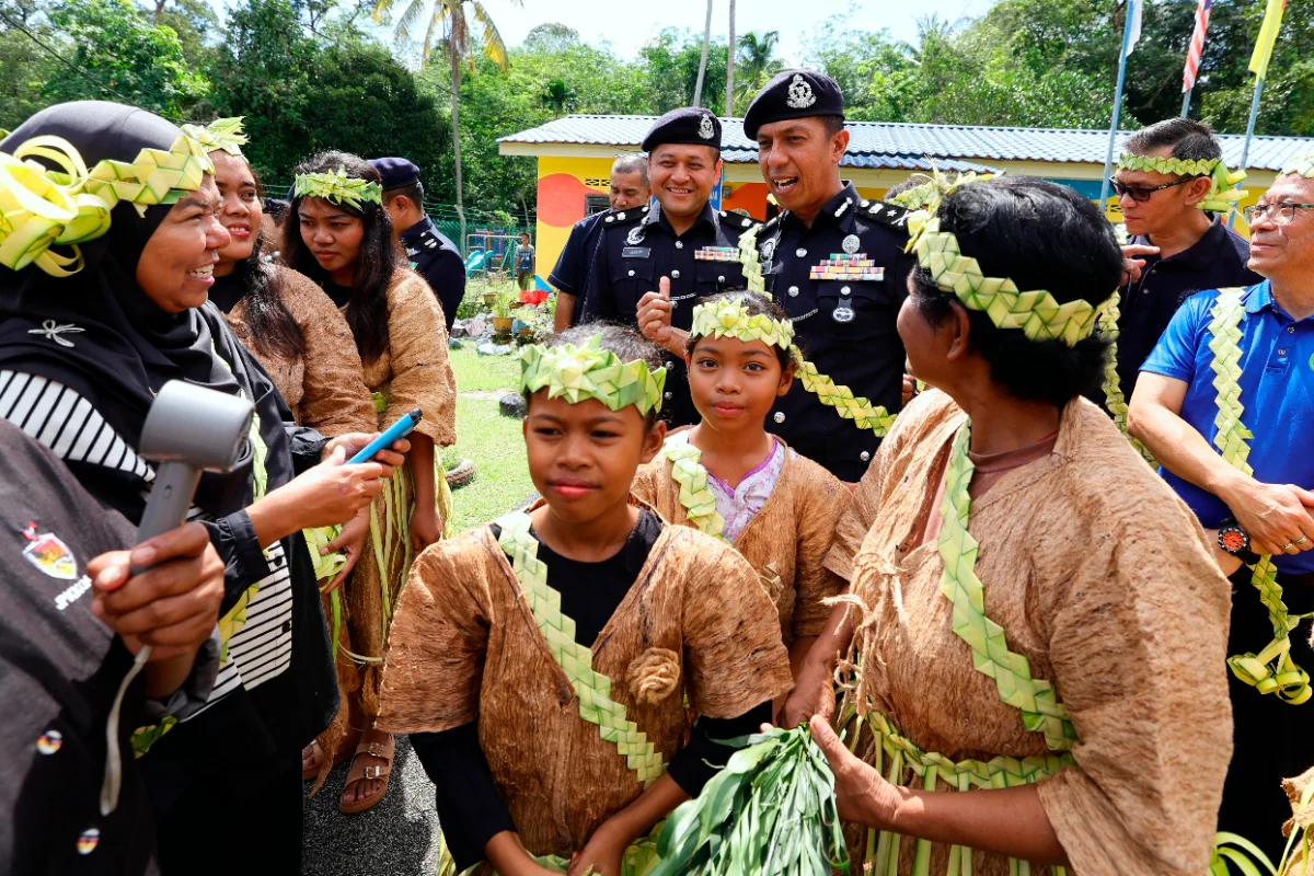 Negeri Sembilan police build ties with orang asli community Negeri Sembilan police build ties with orang asli community
