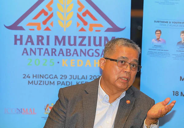 National Unity Minister Datuk Aaron Ago Dagang Minister urges Dayak community to preserve heritage amid change