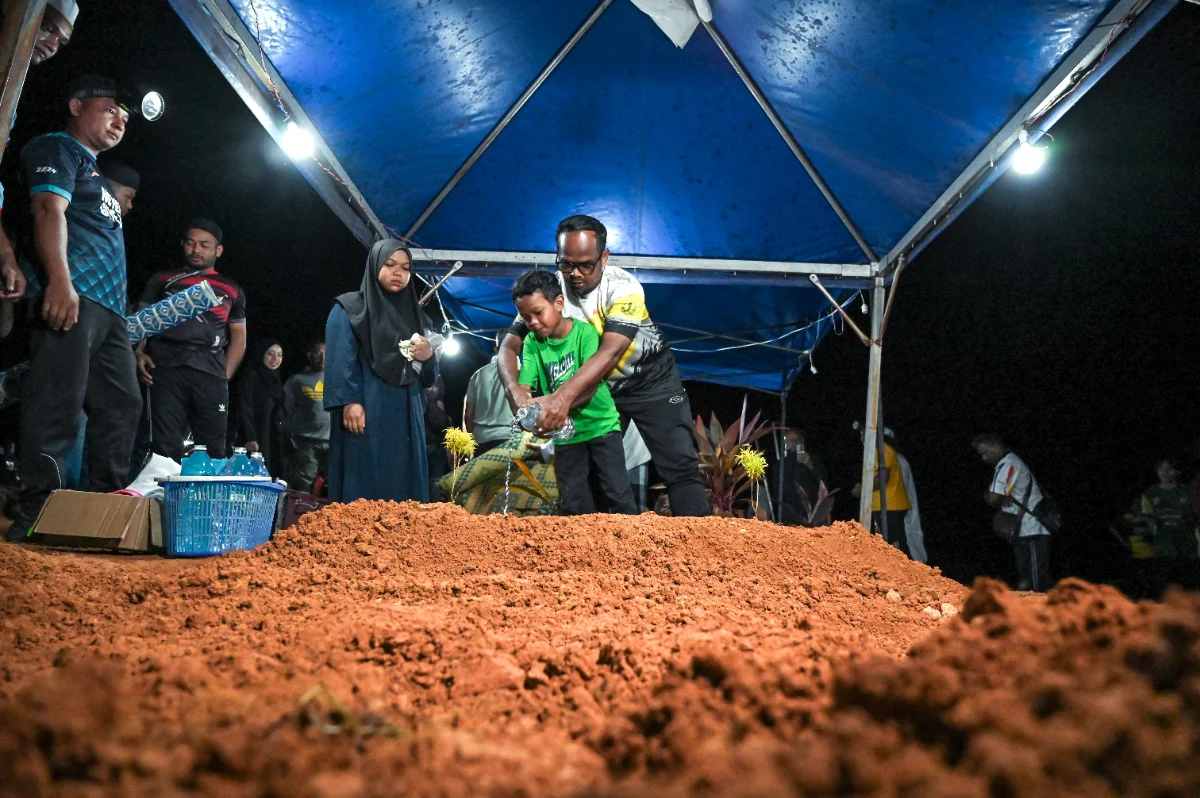 Nur Izzati Humaira laid to rest in early morning burial Nur Izzati Humaira laid to rest in early morning burial