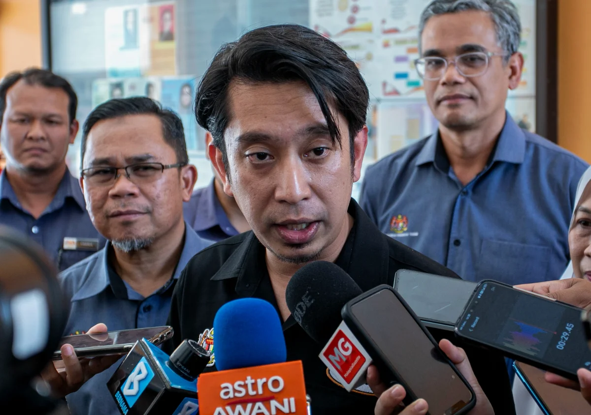 RM127,000 boost for 34 schools in Hang Tuah Jaya RM127,000 boost for 34 schools in Hang Tuah Jaya