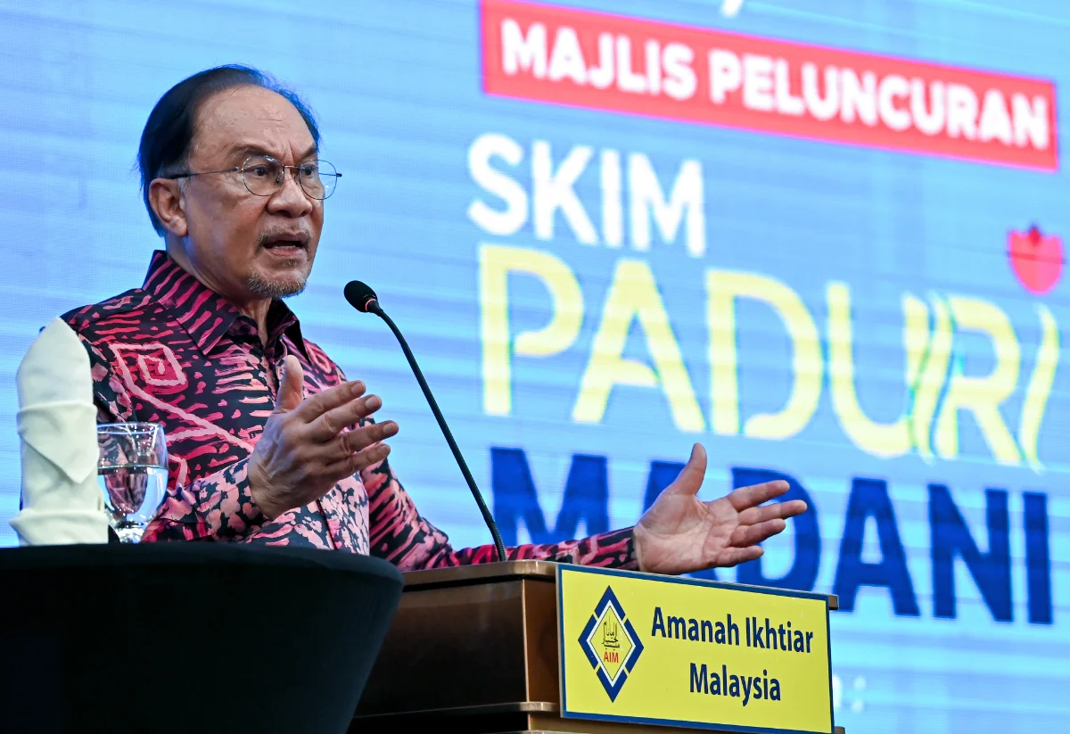 Teachers must be magnanimous to accept criticism, says Anwar Teachers must be magnanimous to accept criticism, says Anwar
