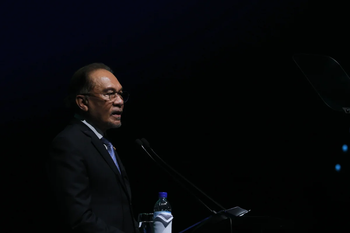 Anwar to unveil oil supply continuity plan in mid-May Anwar to unveil oil supply continuity plan in mid-May