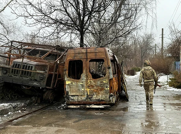 Russian troops inch towards Kostiantynivka