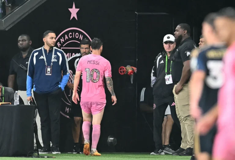Argentina coach Scaloni encouraged by news on Messi injury