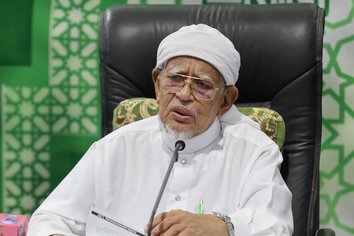 PAS will not bow to Bersatu, says Abdul Hadi on ties PAS will not bow to Bersatu, says Abdul Hadi on ties