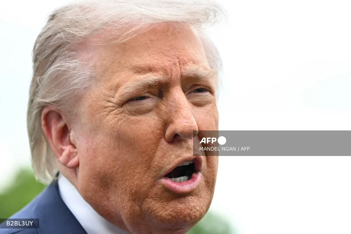 Trump media group reports 400 million quarterly loss Trump media group reports $400 million quarterly loss