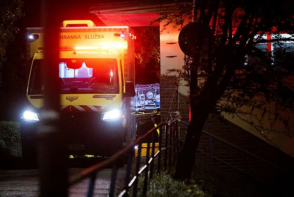 US doctor with Ebola weakened but not critical German hospital says US doctor with Ebola ‘weakened’ but not critical, German hospital says