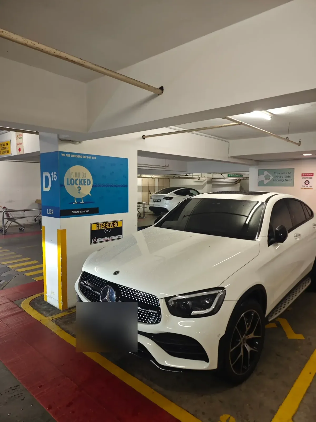 'Walked out. Shame on you' - Man calls out luxury SUV driver for parking in OKU bay