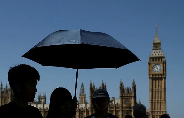 Heatwave bakes western Europe with record spring temperatures