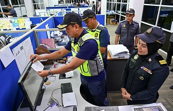 Terengganu KPDN seizes unlicensed software worth over RM456,000