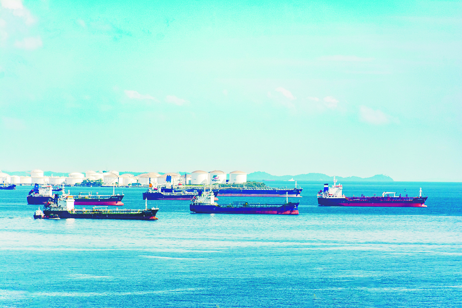 vessel More non-Iranian ships crossing Hormuz Strait