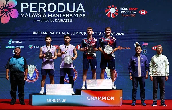 Sze Fei-Nur Izzuddin fall short in Malaysia Masters final