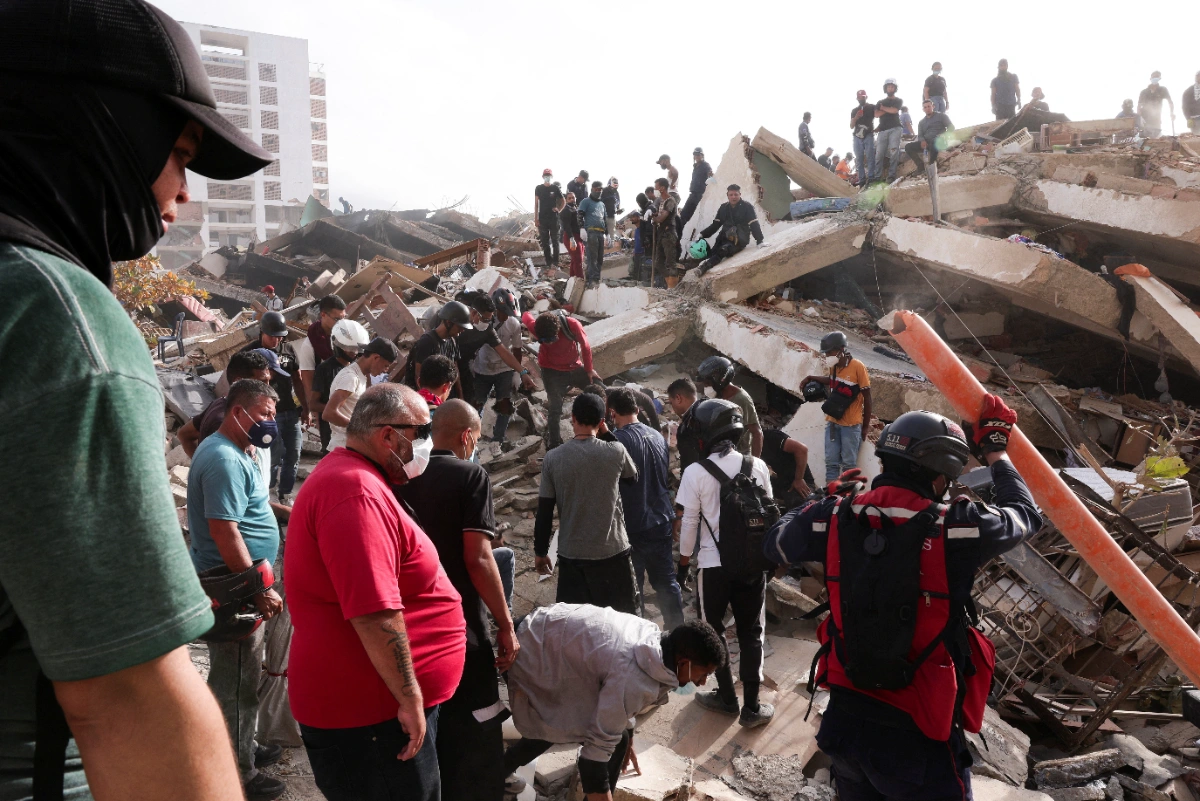 Venezuela earthquake death toll nears 1,000 amid missing crisis