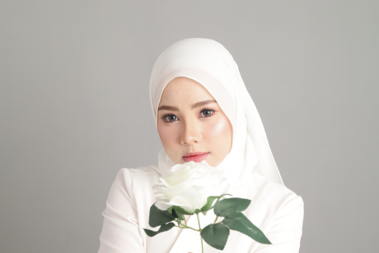 Apart from singing, Nana is also known for sharing entertainment, beauty and make-up content on TikTok, where she has gained attention from social media users.