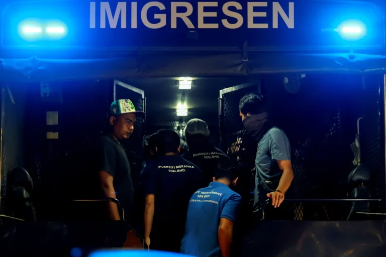 62 foreigners detained in Selangor Immigration raid over alleged pass abuse