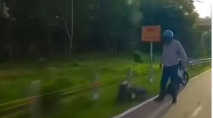 Motorcyclist attacked with meat cleaver after horn dispute on Federal Highway, suspect arrested