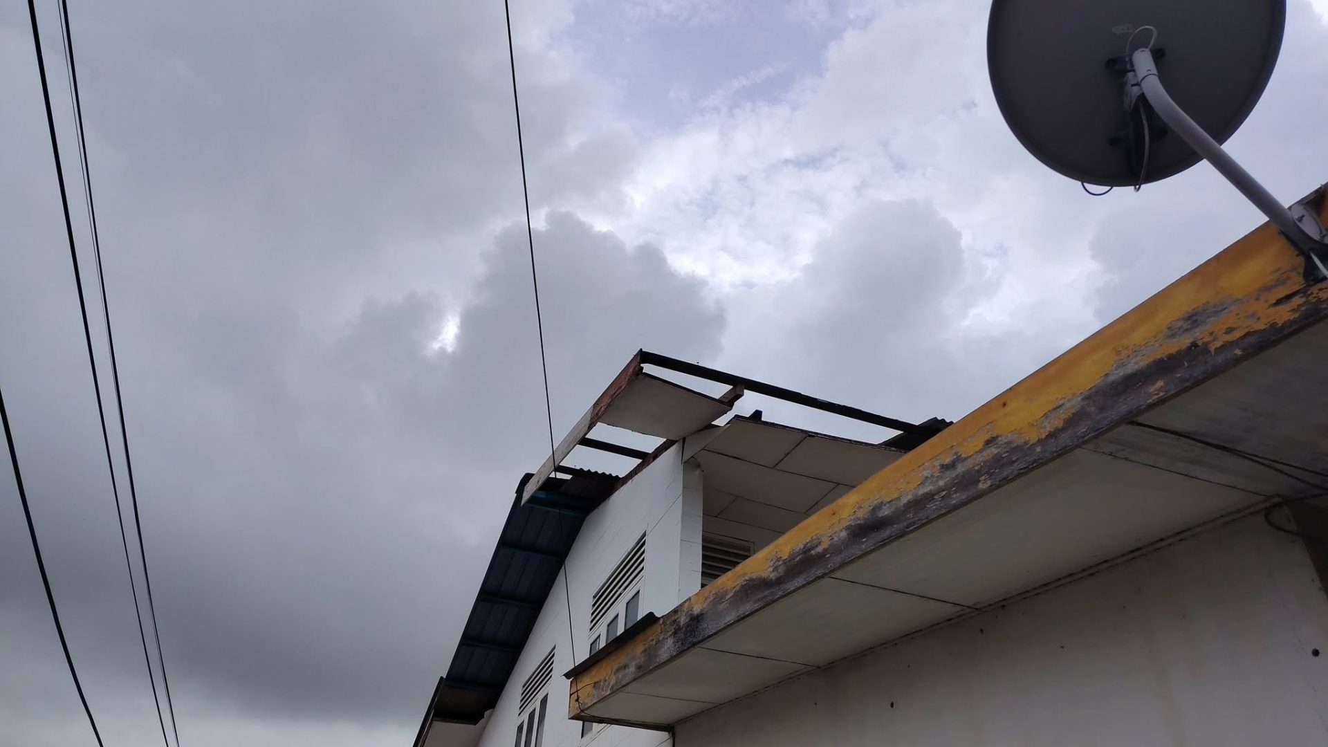 Storm damages 26 houses in Perlis, relief ops underway Storm damages 26 houses in Perlis, relief ops underway