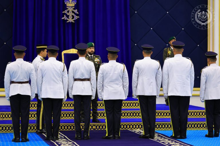 King of Malaysia confers medals on 124 recipients at birthday ceremony