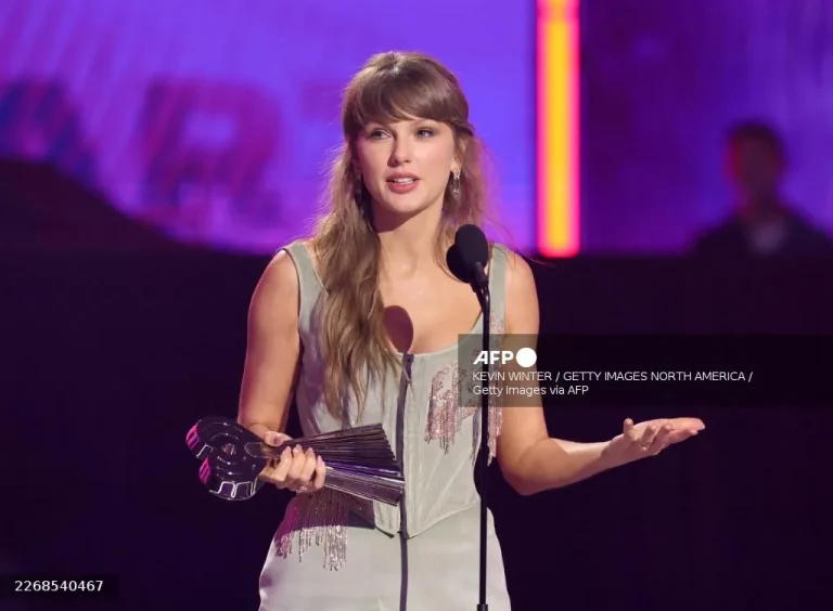 Taylor Swift announces new song for 'Toy Story 5'