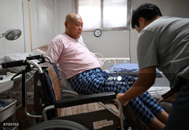 Lee Myung-shik challenges South Korea's assisted dying law