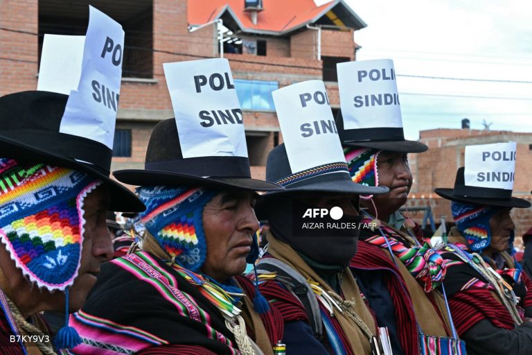 Bolivian government says all protest roadblocks cleared