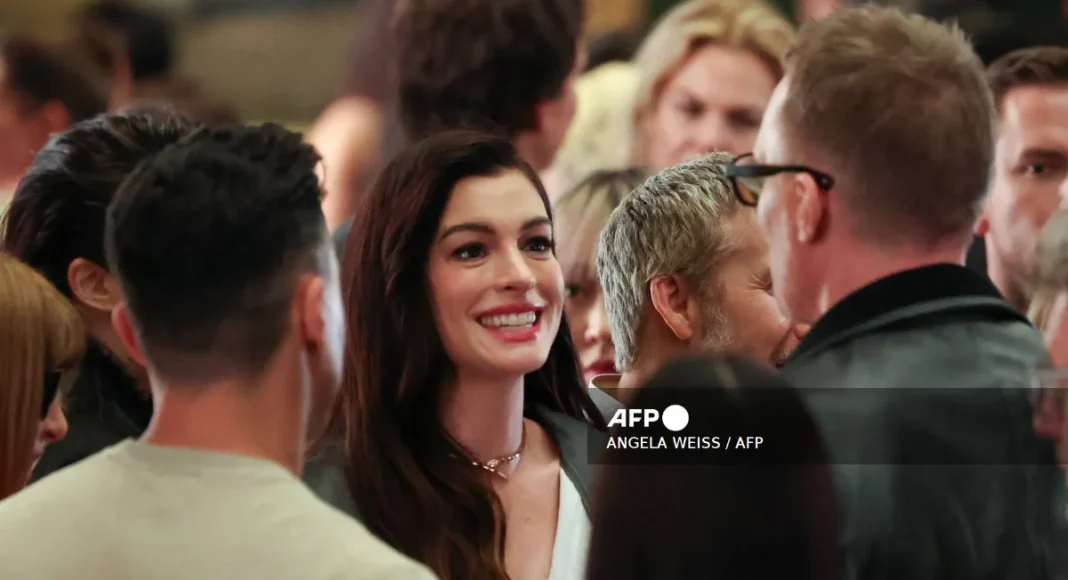 Anne Hathaway announces pregnancy with third child