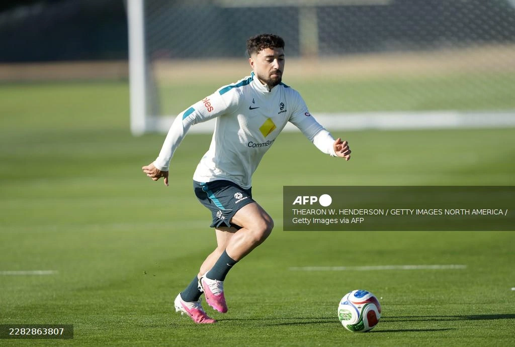 Australia lose Leckie and Italiano to World Cup injuries
