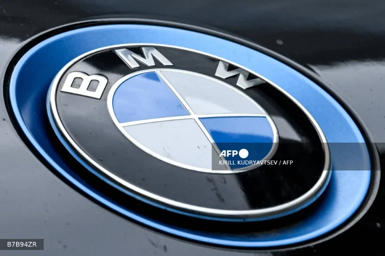 BMW cuts 2026 targets on Mideast war, China slump