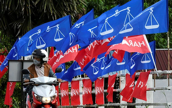 Battle between BN and PH shows democratic maturity, not threat