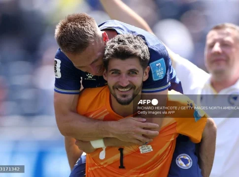 Bosnia close in on World Cup last 32 with Qatar win