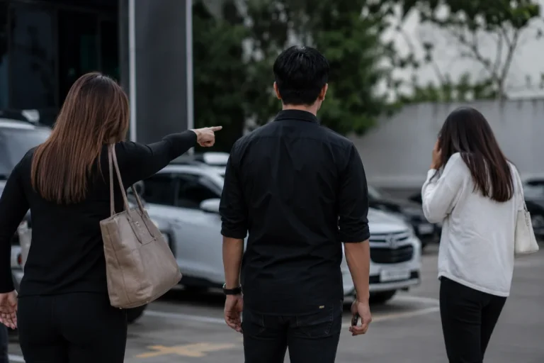 ‘Why is only one person being shamed?’ — Netizens call out wife for exposing only alleged affair partner