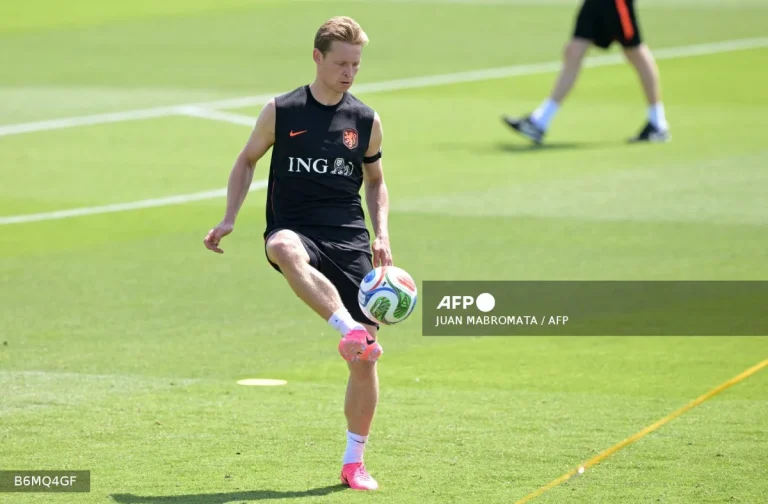De Jong a doubt for Netherlands World Cup clash