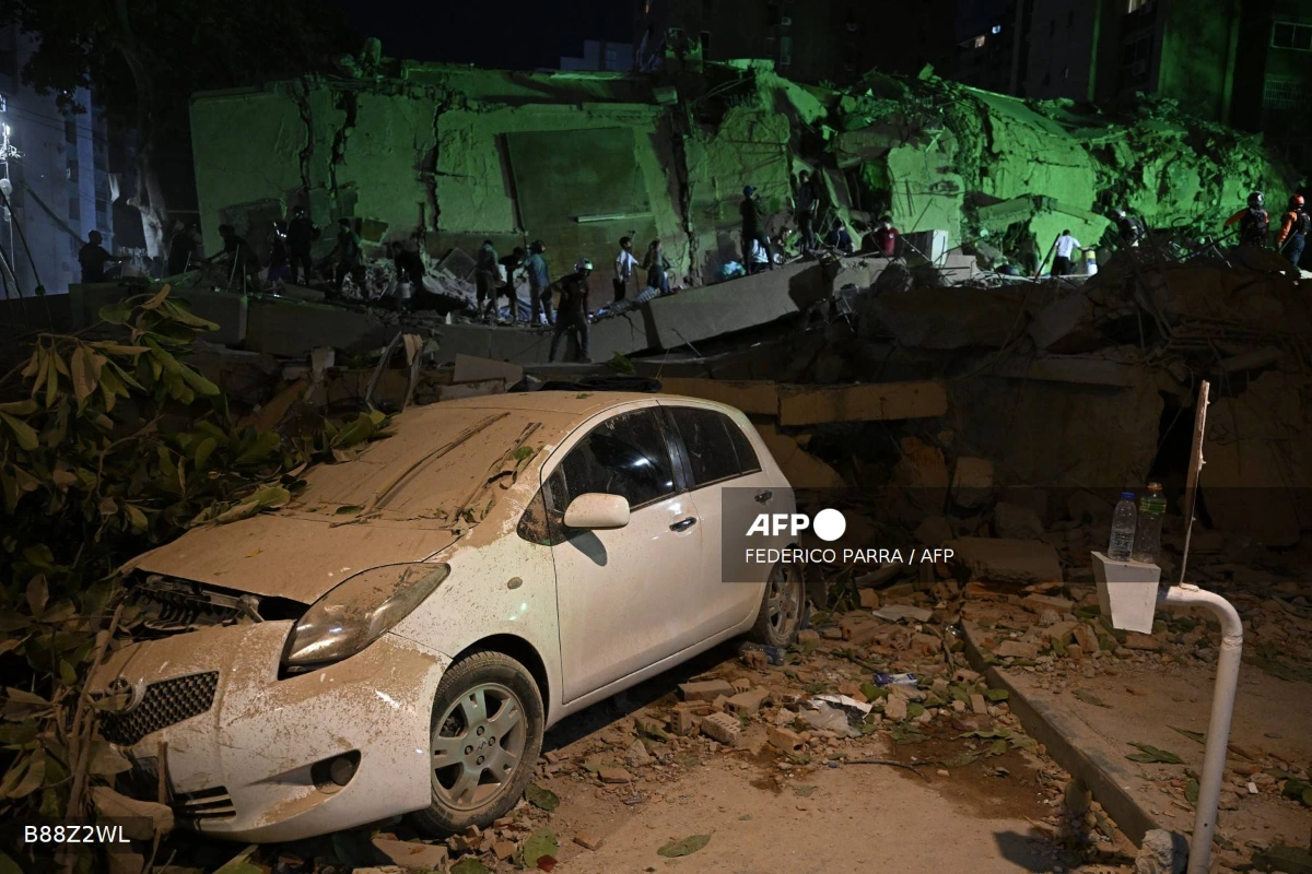 Deadly twin quakes hit Venezuela, killing 32 and injuring 700