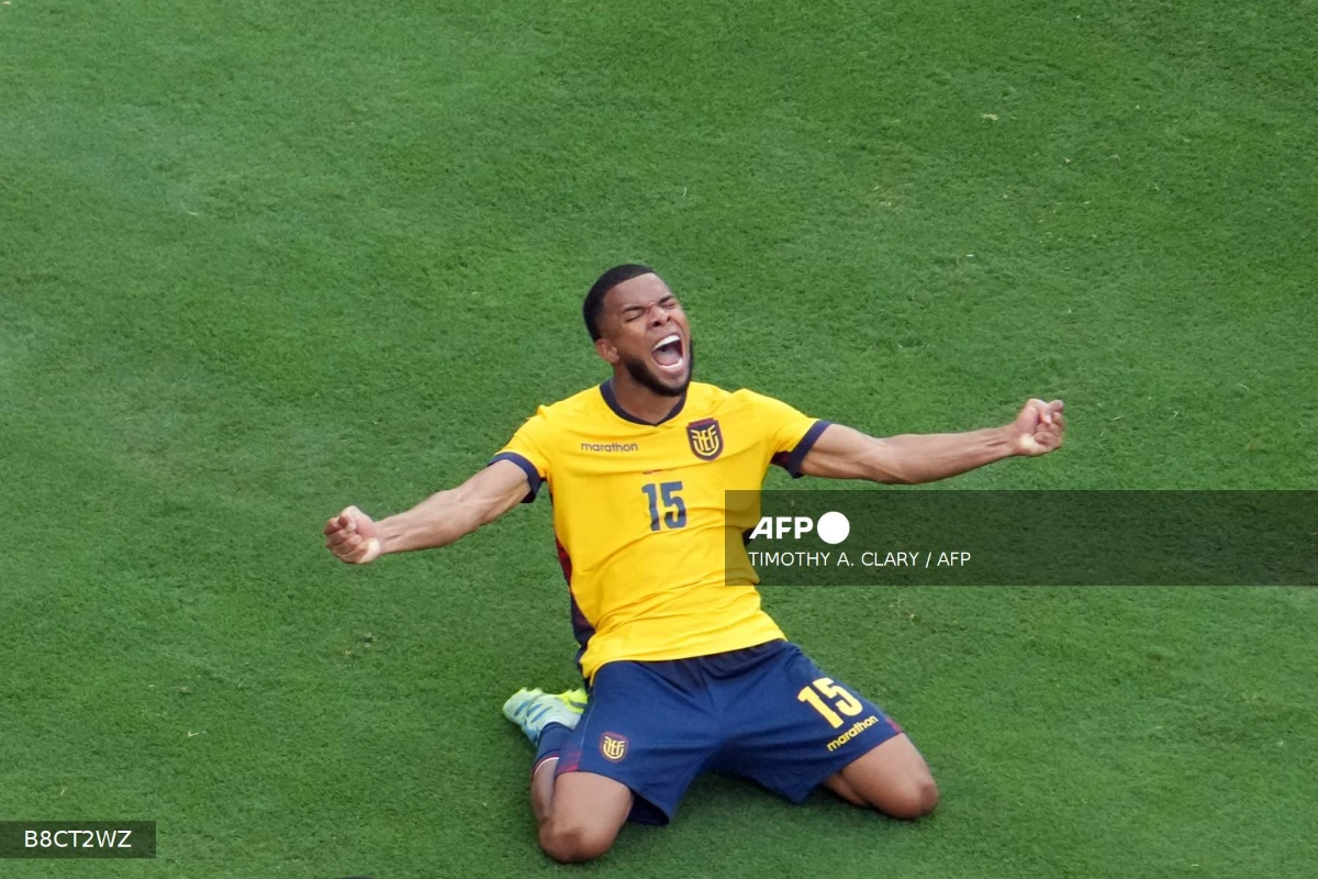 Ecuador stun Germany to reach World Cup last 32